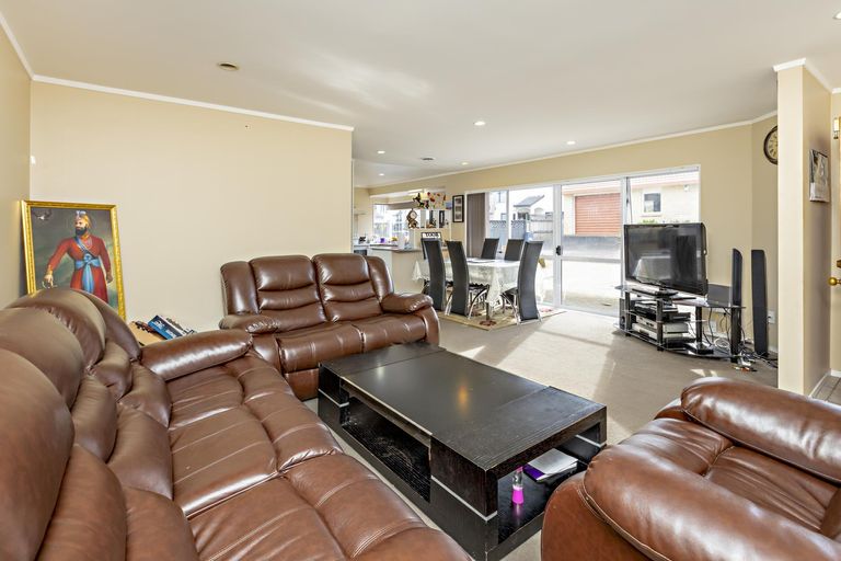 Photo of property in 2/47 Great South Road, Manurewa, Auckland, 2102