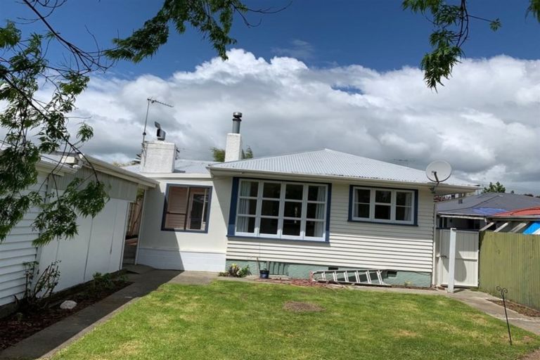 Photo of property in 9 Armstrong Avenue, Carterton, 5713