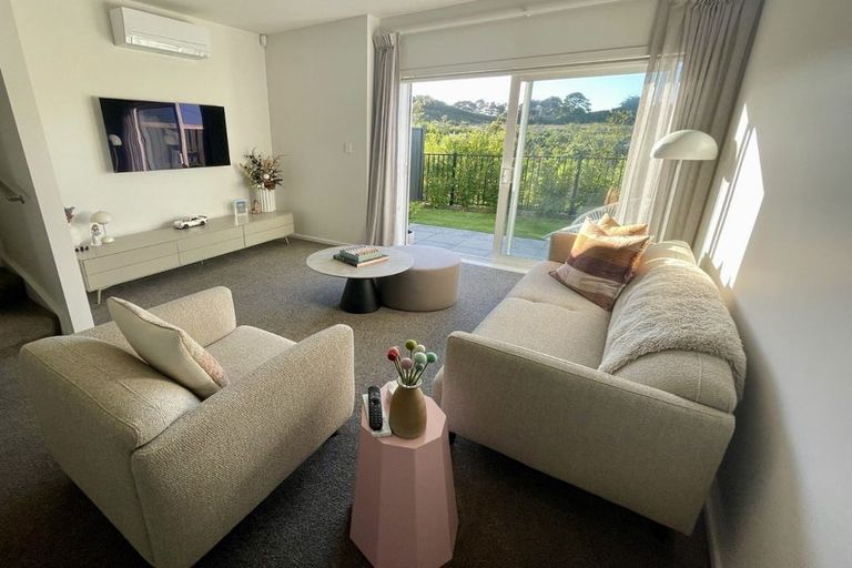 Photo of property in 36 Koreke Close, Kenepuru, Porirua, 5022