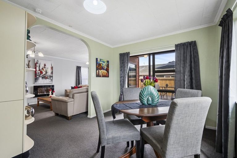 Photo of property in 3 Gladys Place, Kelvin Grove, Palmerston North, 4414
