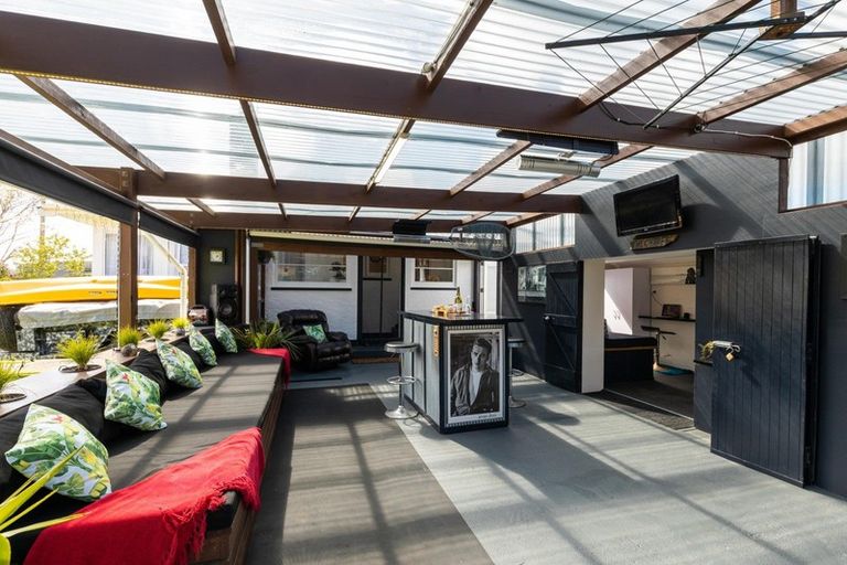 Photo of property in 101 Domett Street, Waitara, 4320