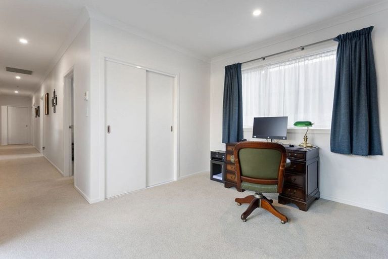 Photo of property in 22 Ruge Court, Cambridge, 3434