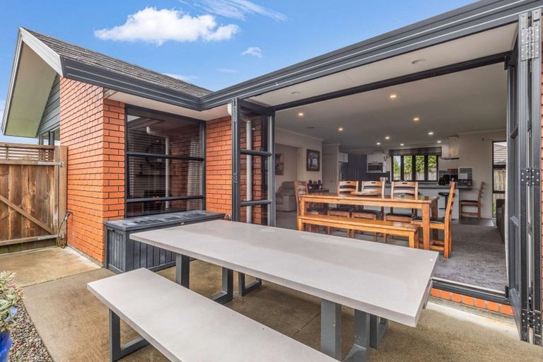 Photo of property in 15 Trump Place, Kelvin Grove, Palmerston North, 4414