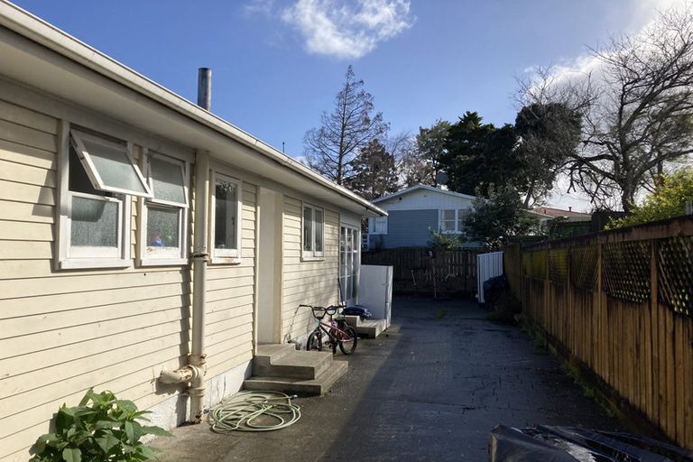 Photo of property in 71 Wolverton Street, Avondale, Auckland, 0600