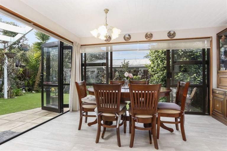 Photo of property in 2/2 The Esplanade, Campbells Bay, Auckland, 0630