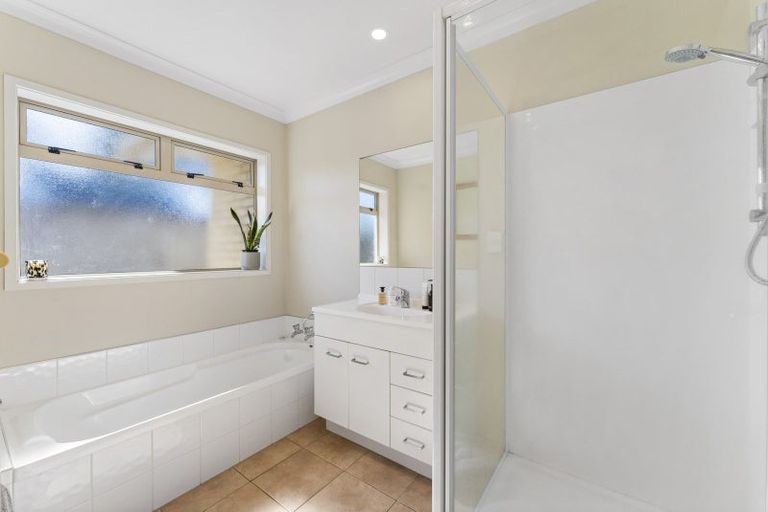 Photo of property in 15 Emery Place, Papamoa Beach, Papamoa, 3118