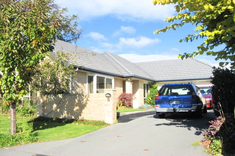 Photo of property in 5 Acorn Close, Waltham, Christchurch, 8023