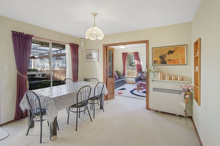 Photo of property in 92 Lowry Avenue, Redwood, Christchurch, 8051