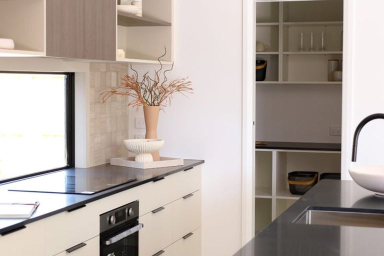 Photo of property in 104 Freedom Drive, Kelvin Grove, Palmerston North, 4414