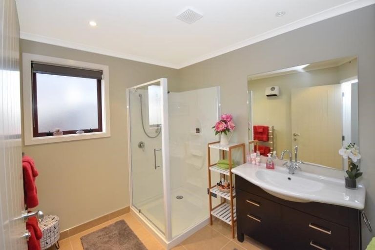 Photo of property in 5 Saint James Place, Fairfield, Dunedin, 9018