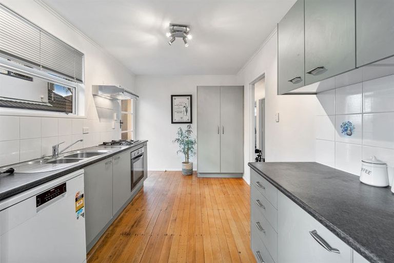 Photo of property in 2/156 Nile Road, Milford, Auckland, 0620