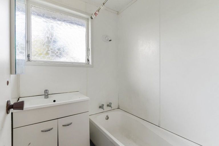 Photo of property in 123 Mahia Road, Wattle Downs, Auckland, 2103