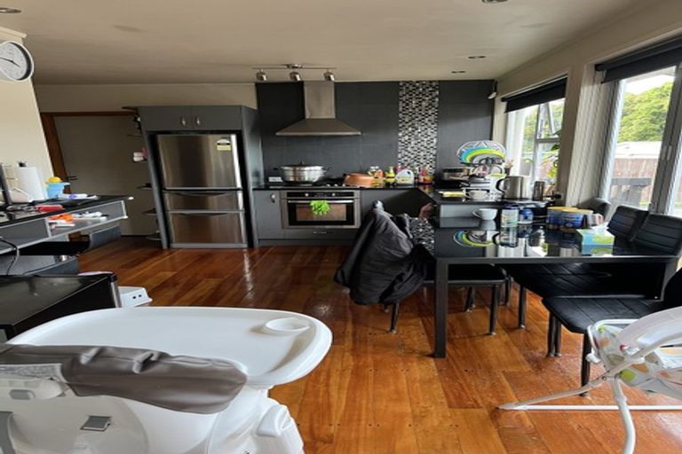 Photo of property in 41 Thornlow Street, Glendene, Auckland, 0602