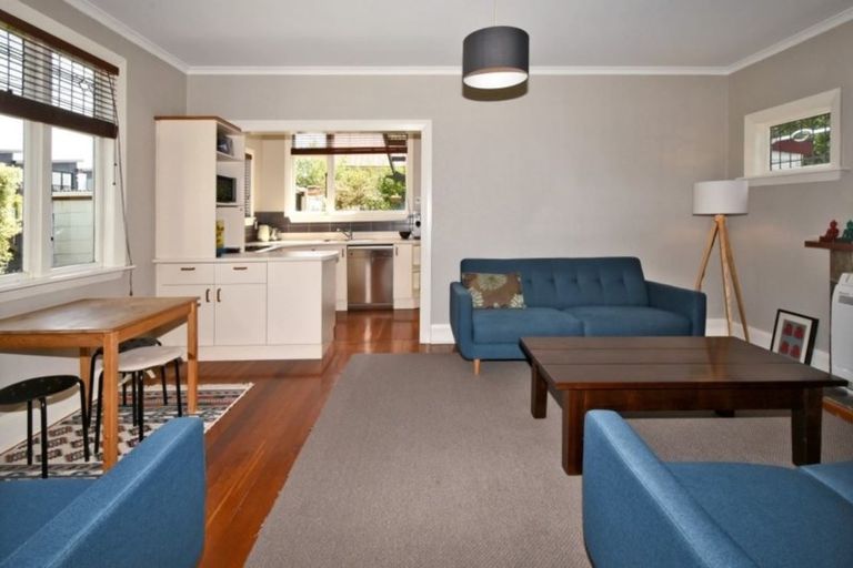 Photo of property in 12 Packe Street, Edgeware, Christchurch, 8013