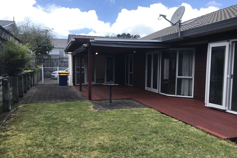 Photo of property in 3/2 East Coast Road, Milford, Auckland, 0620