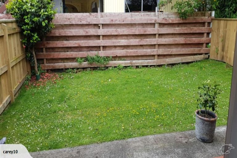 Photo of property in 2/80 Airlie Road, Plimmerton, Porirua, 5026