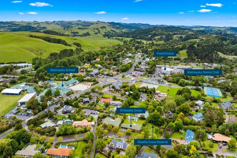 Photo of property in 19 Rosella Grove, Waimauku, 0812
