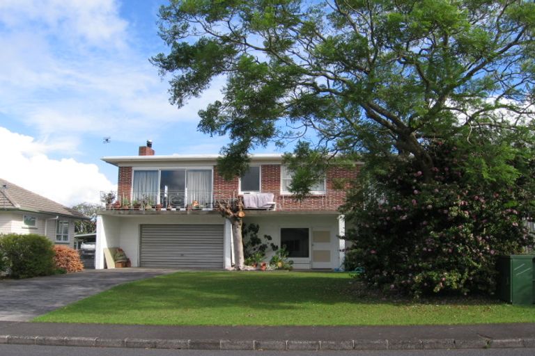 Photo of property in 14 Montmere Avenue, Te Atatu Peninsula, Auckland, 0610