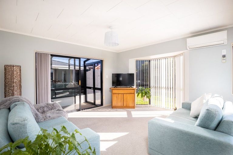 Photo of property in 273/1 Mangorei Road, Merrilands, New Plymouth, 4312