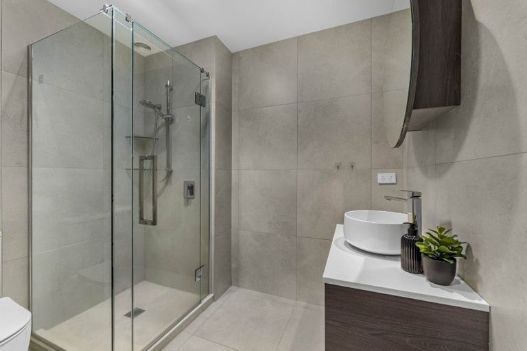 Photo of property in 5/35 Marine Parade, Hobsonville, Auckland, 0616