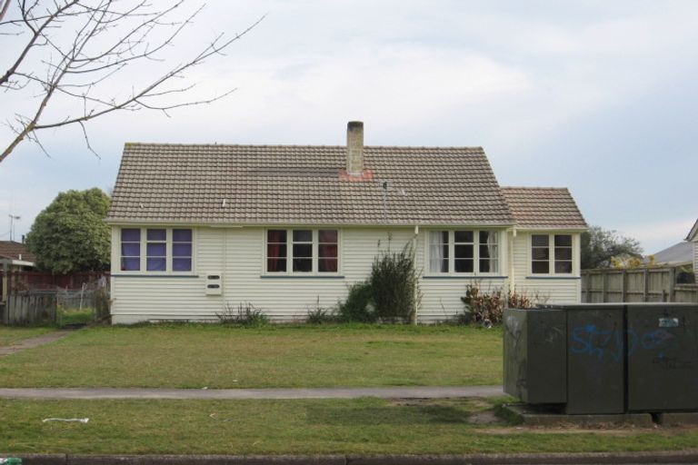 Photo of property in 37 Sare Crescent, Fairfield, Hamilton, 3214