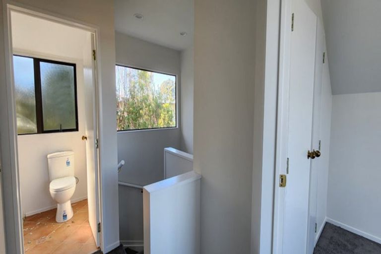 Photo of property in 2/3a Richards Avenue, Forrest Hill, Auckland, 0620