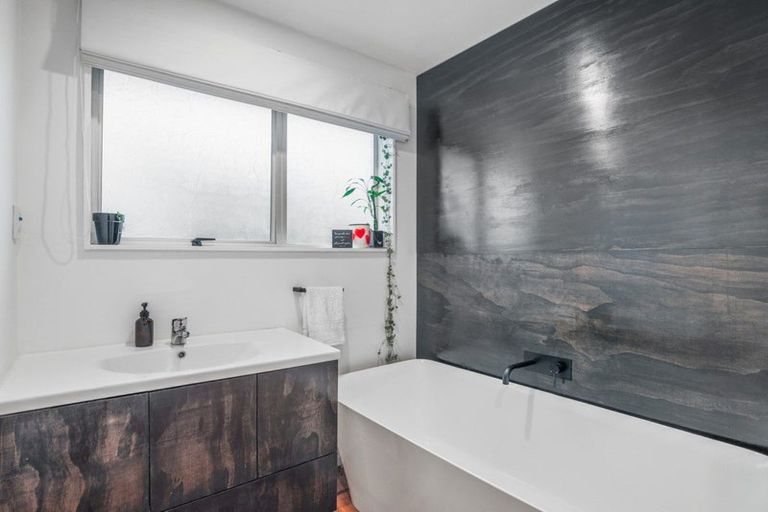 Photo of property in 5a Dana Place, Mairehau, Christchurch, 8013