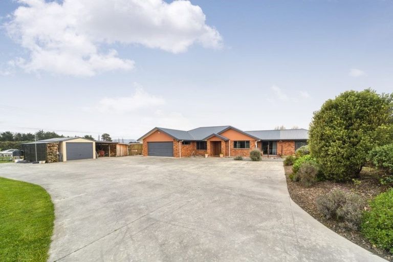 Photo of property in 339 Stoney Creek Road, Kelvin Grove, Palmerston North, 4470