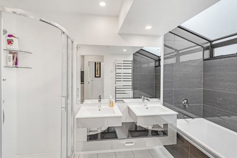 Photo of property in 5 Waddell Lane, Avondale, Christchurch, 8061