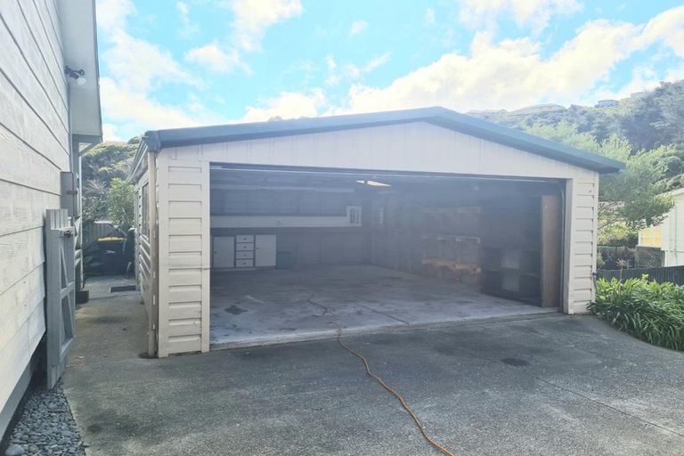 Photo of property in 4 Emily Way, Karori, Wellington, 6012