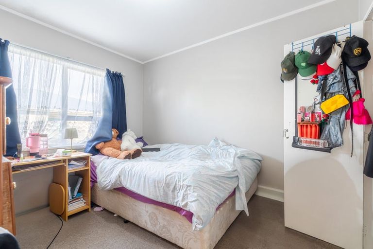 Photo of property in 2/17b Lavelle Road, Henderson, Auckland, 0612