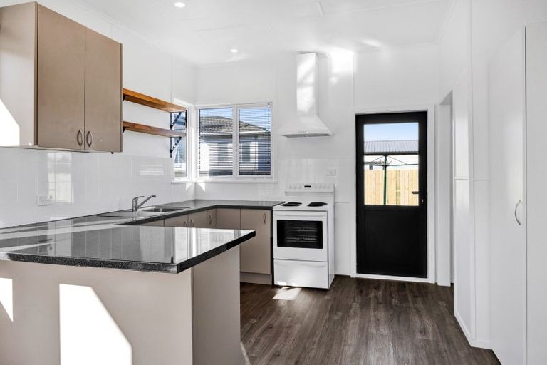 Photo of property in 23 Longfellow Road, Opunake, 4616