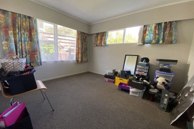 Photo of property in 4 Julia Place, Tawa, Wellington, 5028
