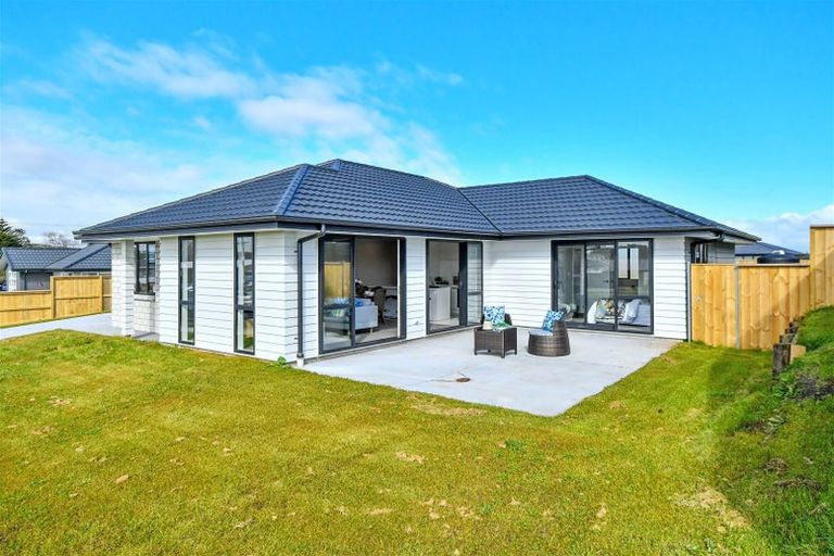 Photo of property in 4 Trevor Mcmiken Drive, Patumahoe, 2679