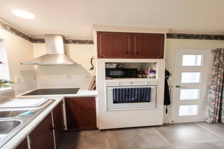 Photo of property in 1/26 Marlborough Street, Silverstream, Upper Hutt, 5019