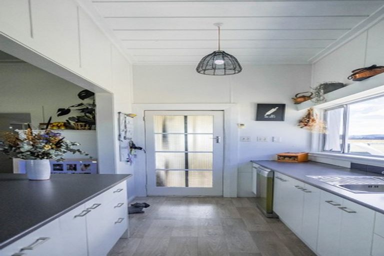 Photo of property in 406 Whatatutu Road, Te Karaka, 4094
