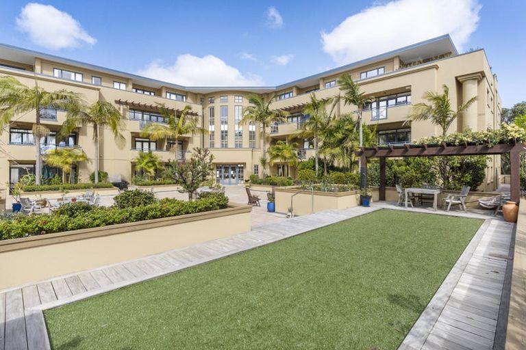 Photo of property in 2c/7-11 Bute Road, Browns Bay, Auckland, 0630