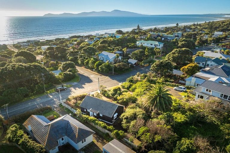 Photo of property in 134 Wellington Road, Paekakariki, 5034