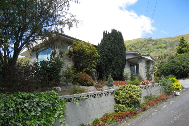 Photo of property in 54 Dorset Street, Picton, 7220