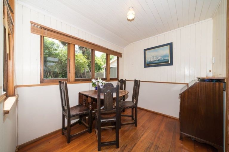 Photo of property in 74 Argyle Avenue, Takaro, Palmerston North, 4410