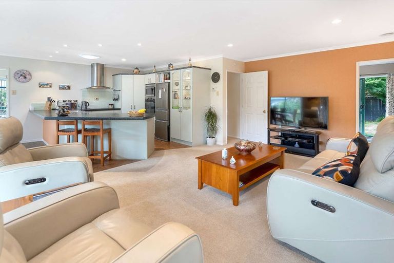 Photo of property in 7 Caulfield Place, Pukehangi, Rotorua, 3015