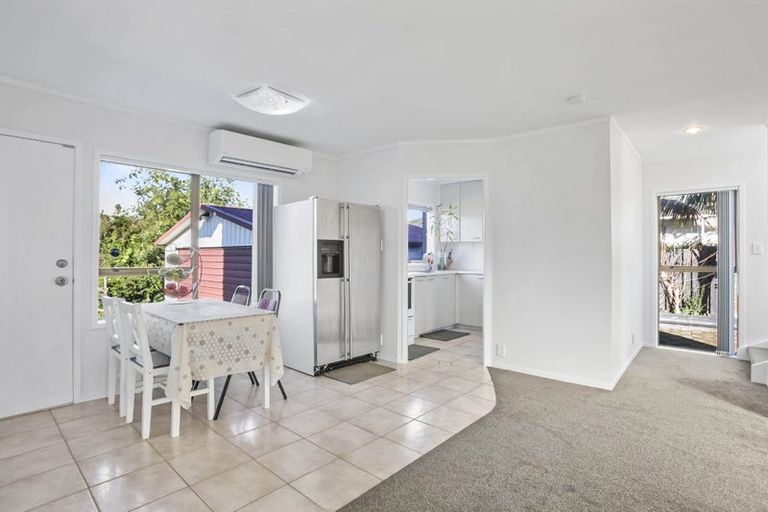 Photo of property in 45b Kurnell Drive, Botany Downs, Auckland, 2010