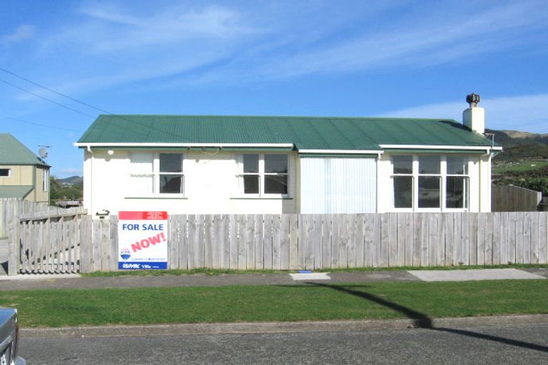 Photo of property in 59 Whanga Crescent, Titahi Bay, Porirua, 5022