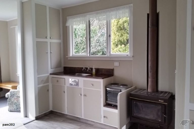 Photo of property in 8 Harewood Road, Oxford, 7430