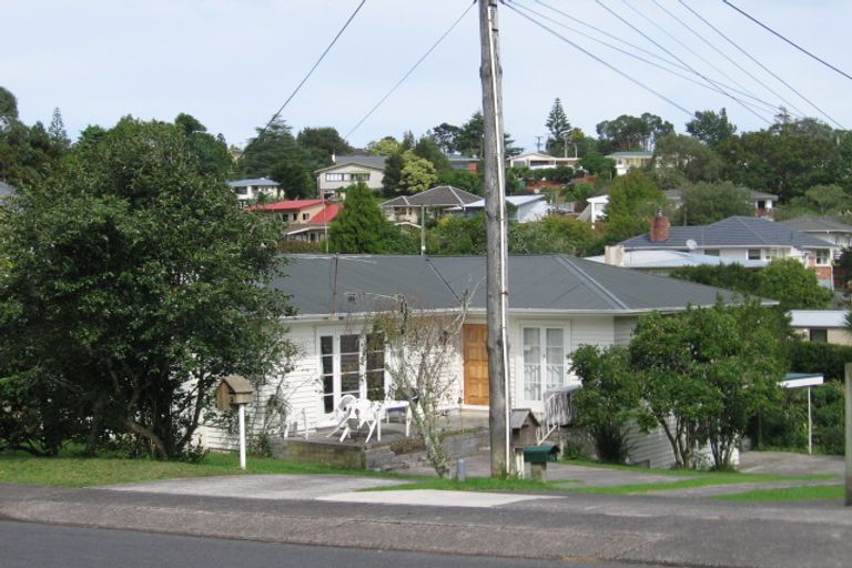 Photo of property in 9 Derwent Crescent, Titirangi, Auckland, 0604