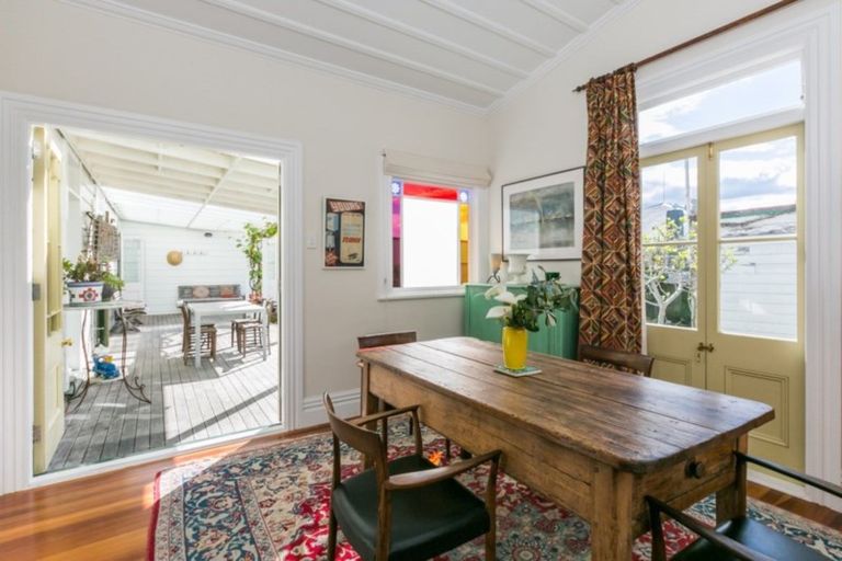 Photo of property in Finnis House, 31 Napier Terrace, Hospital Hill, Napier, 4110