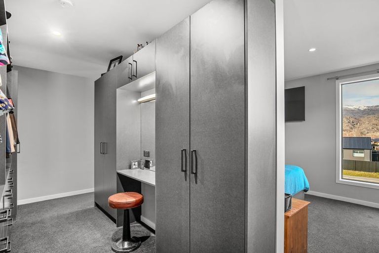 Photo of property in 27 Stratford Drive, Mount Pisa, Cromwell, 9383