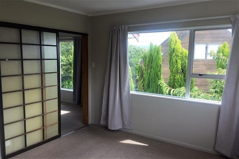 Photo of property in 13a Kingsbridge Place, Newlands, Wellington, 6037