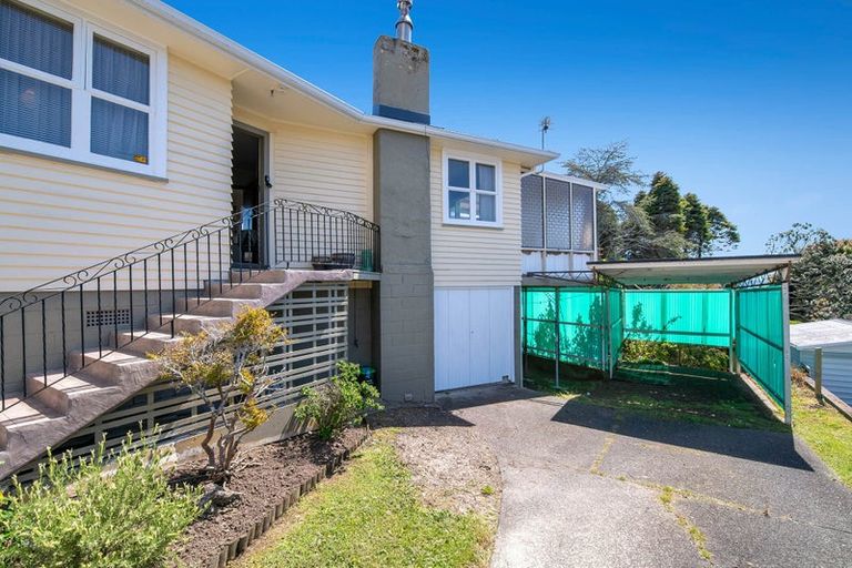 Photo of property in 46 Colwill Road, Massey, Auckland, 0614