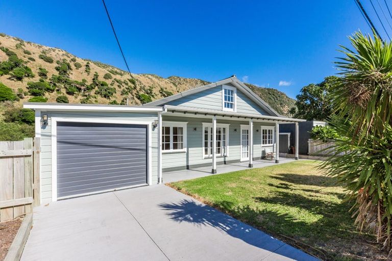 Photo of property in 76 Tilley Road, Paekakariki, 5034